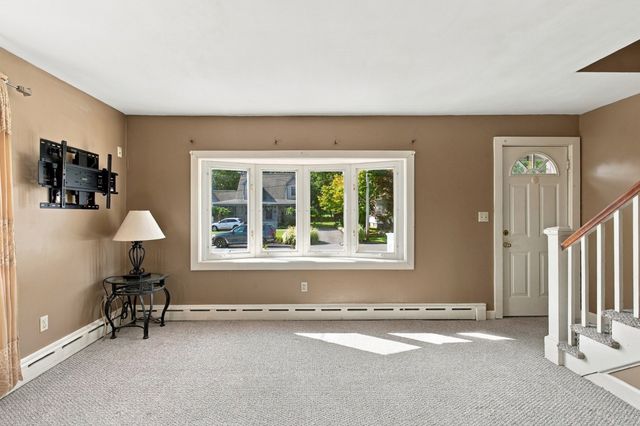 136 Durfee Road, Tiverton, RI 02878