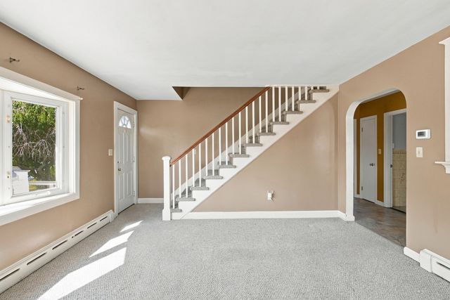 136 Durfee Road, Tiverton, RI 02878