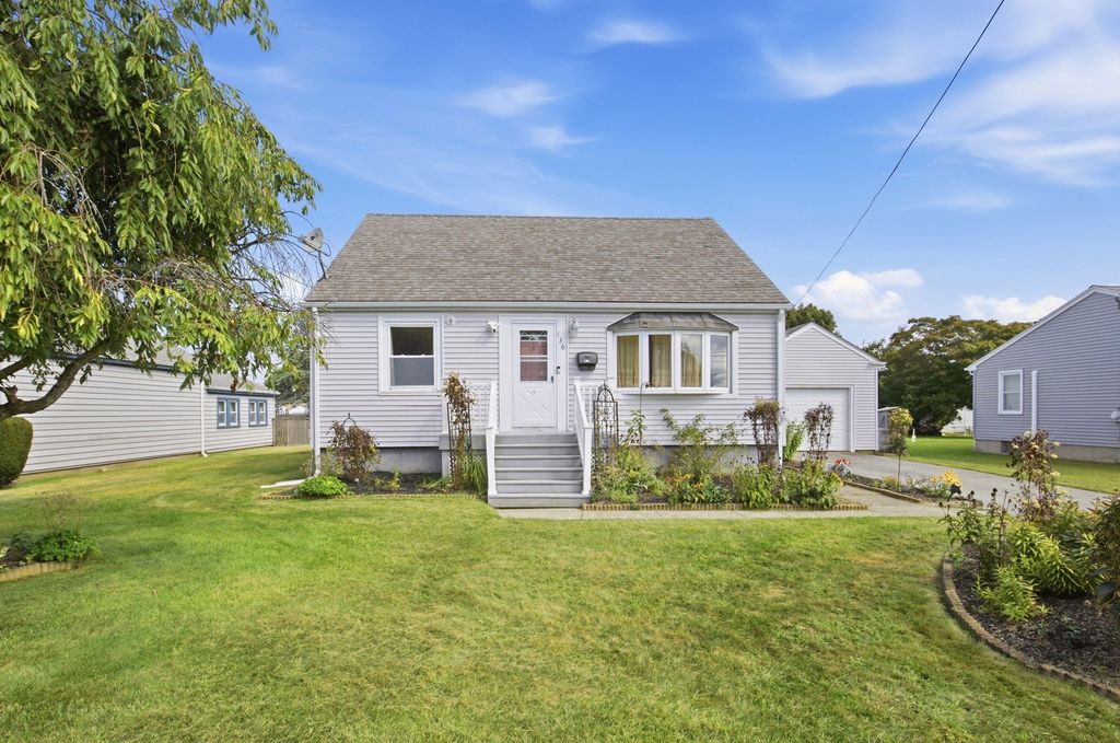 136 Durfee Road, Tiverton, RI 02878