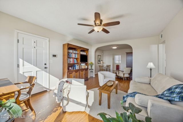 1789 RIVER Road 2, Jacksonville, FL 32207