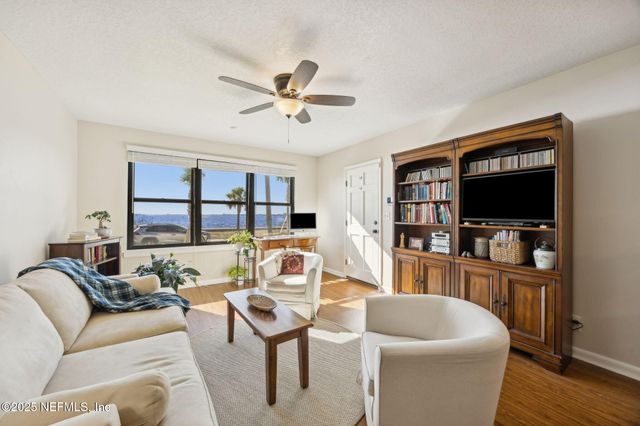 1789 RIVER Road 2, Jacksonville, FL 32207