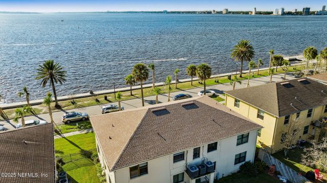 1789 RIVER Road 2, Jacksonville, FL 32207