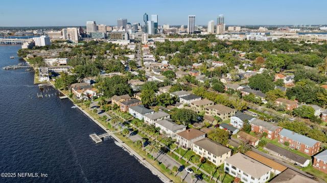 1789 RIVER Road 2, Jacksonville, FL 32207