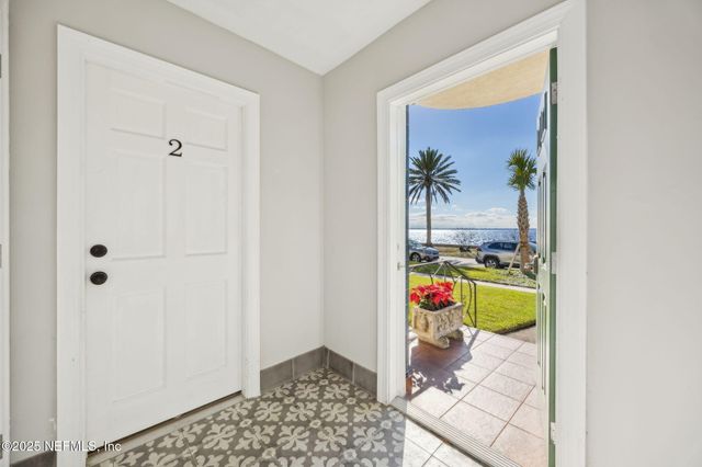 1789 RIVER Road 2, Jacksonville, FL 32207