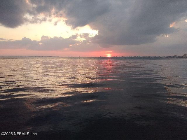 1789 RIVER Road 2, Jacksonville, FL 32207