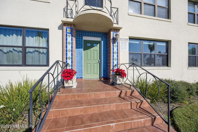 1789 RIVER Road 2, Jacksonville, FL 32207