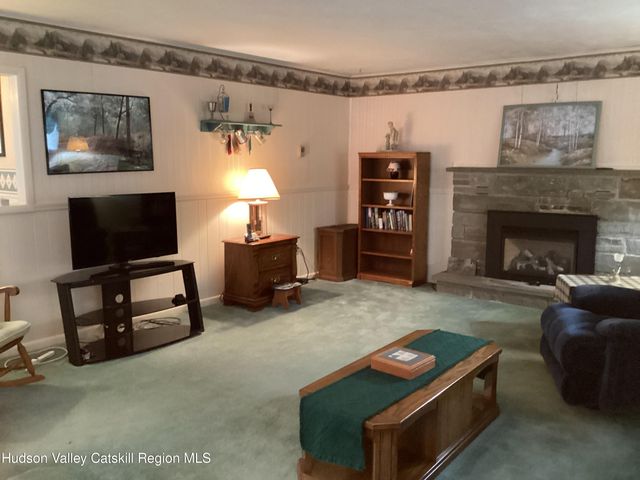 1 South Road, High Falls, NY 12440