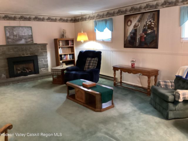 1 South Road, High Falls, NY 12440