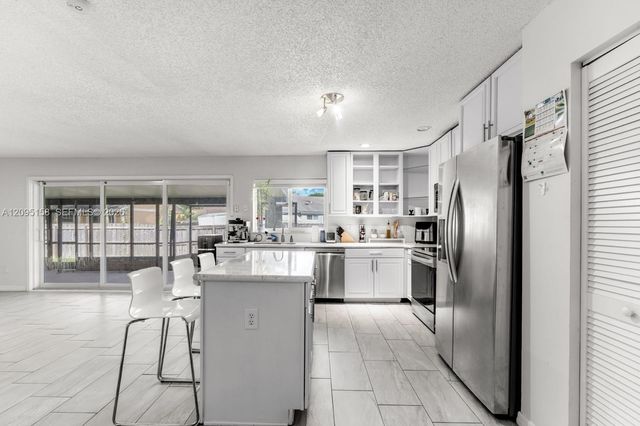 1661 N Goldeneye Lane, Homestead, FL 33035