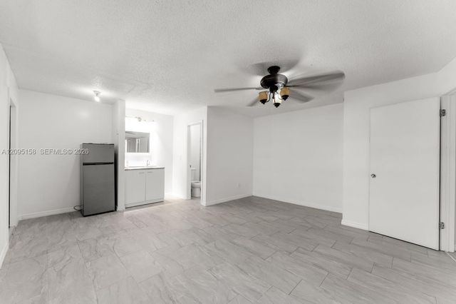 1661 N Goldeneye Lane, Homestead, FL 33035