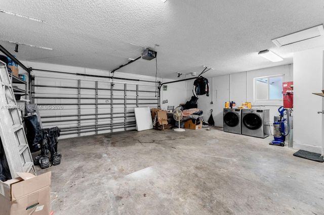 1661 N Goldeneye Lane, Homestead, FL 33035