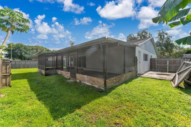 1661 N Goldeneye Lane, Homestead, FL 33035