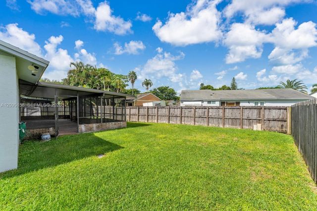 1661 N Goldeneye Lane, Homestead, FL 33035