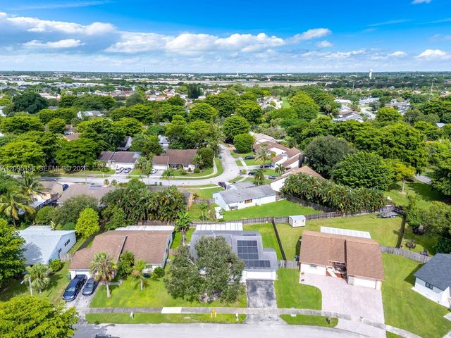 1661 N Goldeneye Lane, Homestead, FL 33035