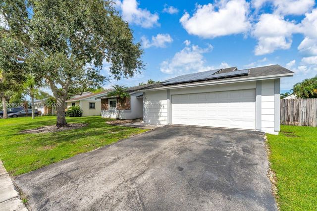 1661 N Goldeneye Lane, Homestead, FL 33035