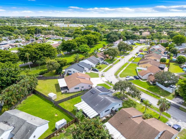 1661 N Goldeneye Lane, Homestead, FL 33035