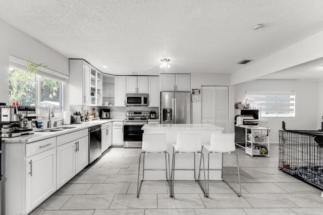 1661 N Goldeneye Lane, Homestead, FL 33035