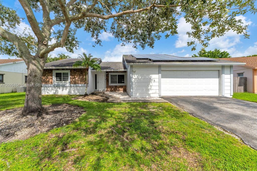 1661 N Goldeneye Lane, Homestead, FL 33035