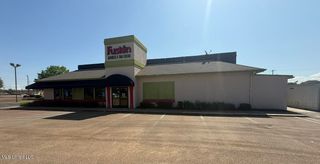 1002 Treetops Boulevard, Flowood, MS 39232