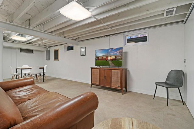 2532 N Jackson Street N, Waukegan, IL 60087