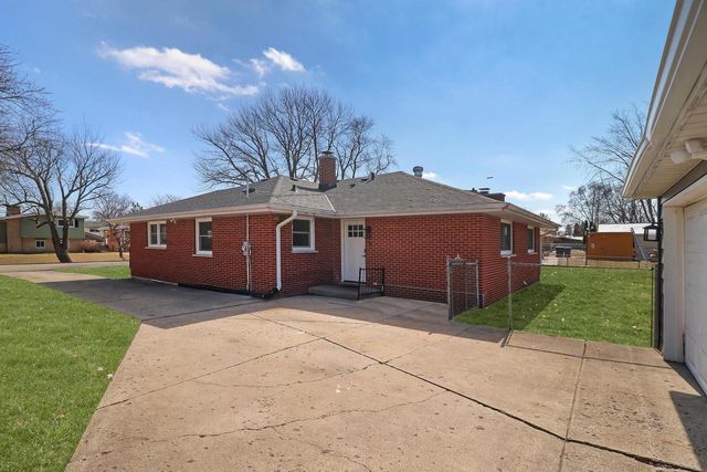2532 N Jackson Street N, Waukegan, IL 60087