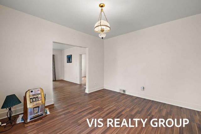 1854 Lake Avenue, Muskegon, MI 49445