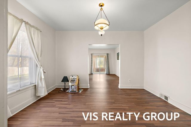 1854 Lake Avenue, Muskegon, MI 49445