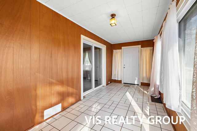 1854 Lake Avenue, Muskegon, MI 49445