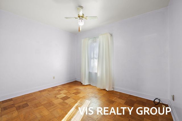 1854 Lake Avenue, Muskegon, MI 49445