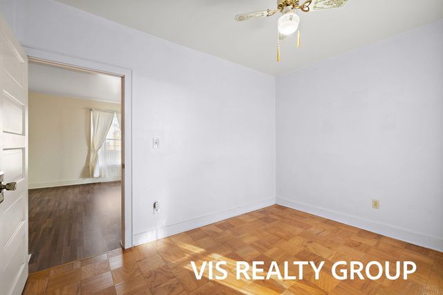 1854 Lake Avenue, Muskegon, MI 49445