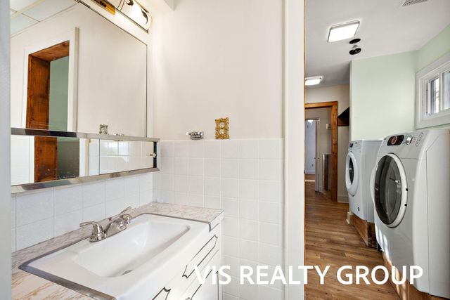 1854 Lake Avenue, Muskegon, MI 49445