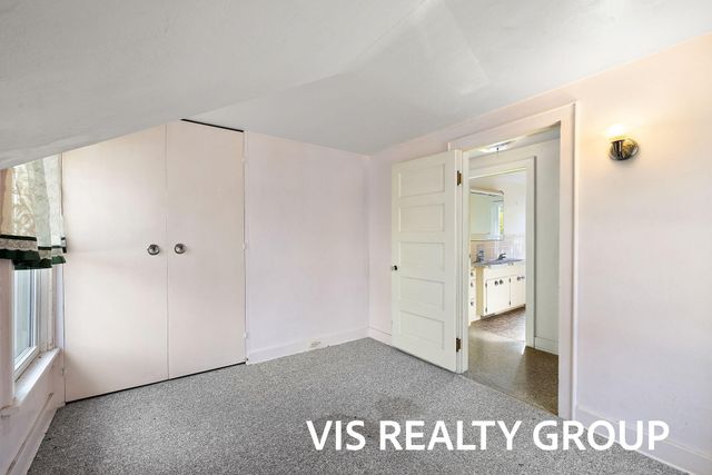 1854 Lake Avenue, Muskegon, MI 49445