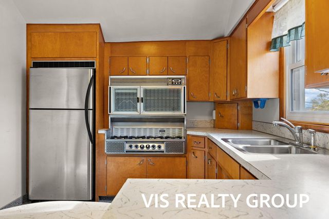 1854 Lake Avenue, Muskegon, MI 49445