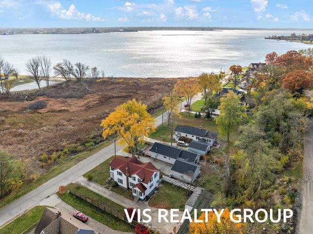 1854 Lake Avenue, Muskegon, MI 49445