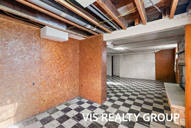 1854 Lake Avenue, Muskegon, MI 49445