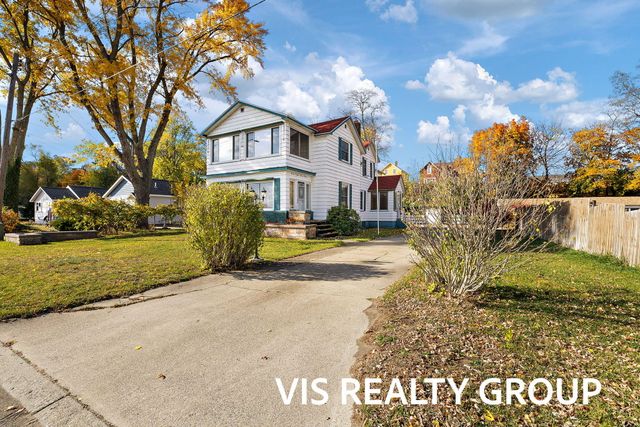 1854 Lake Avenue, Muskegon, MI 49445