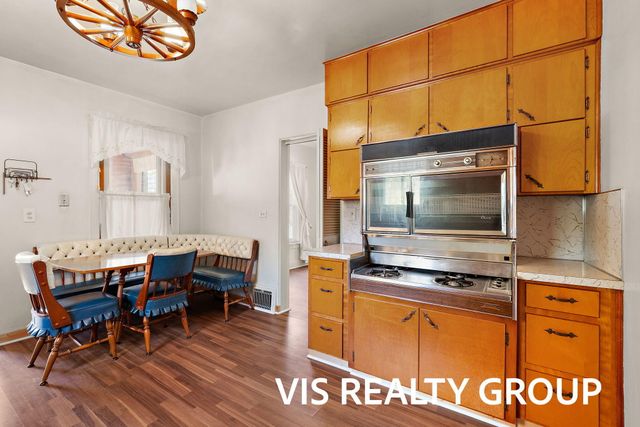 1854 Lake Avenue, Muskegon, MI 49445