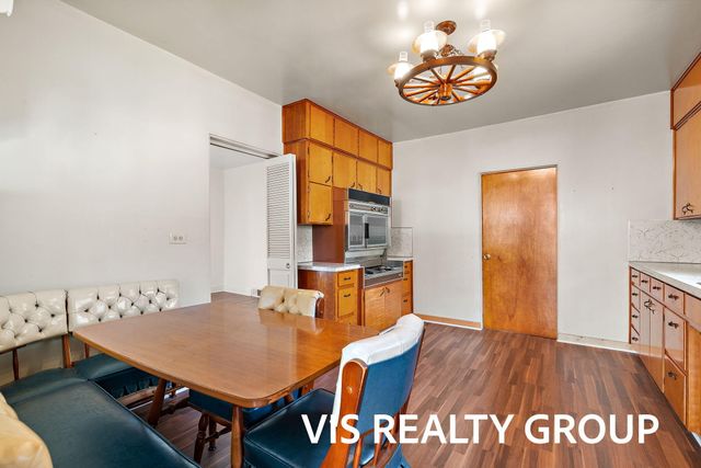 1854 Lake Avenue, Muskegon, MI 49445