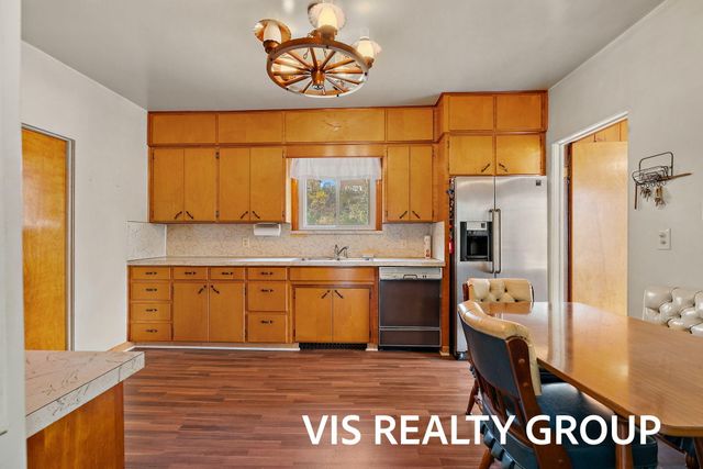 1854 Lake Avenue, Muskegon, MI 49445