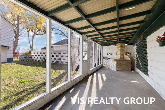 1854 Lake Avenue, Muskegon, MI 49445