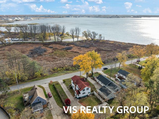 1854 Lake Avenue, Muskegon, MI 49445