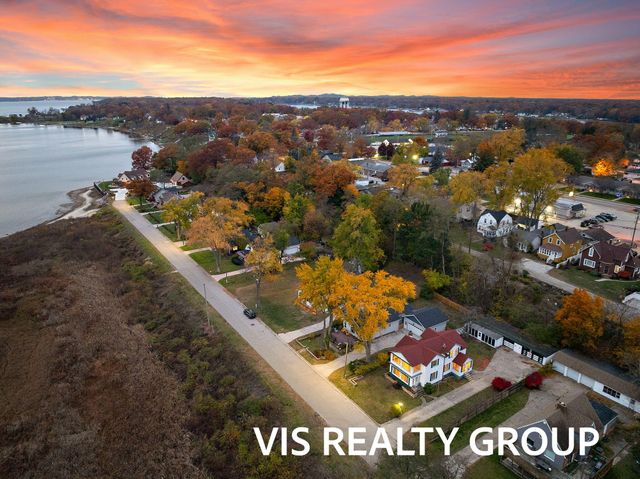 1854 Lake Avenue, Muskegon, MI 49445