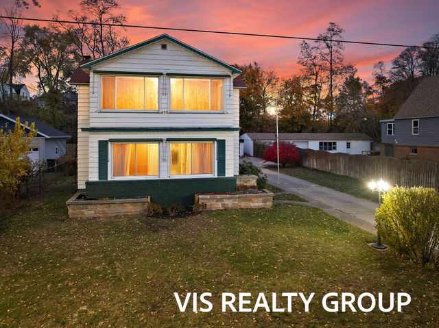 1854 Lake Avenue, Muskegon, MI 49445