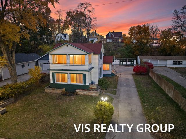 1854 Lake Avenue, Muskegon, MI 49445