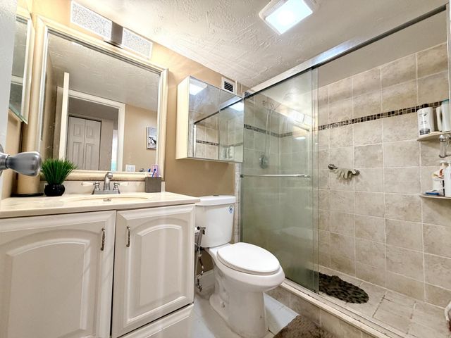 6260 S Falls Cir Drive 201, Lauderhill, FL 33319