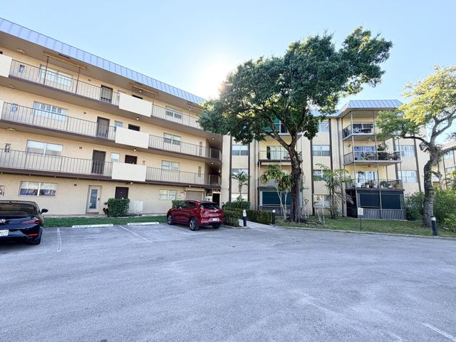 6260 S Falls Cir Drive 201, Lauderhill, FL 33319