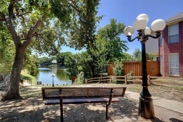 2709 Indian Oak Drive, Grapevine, TX 76051