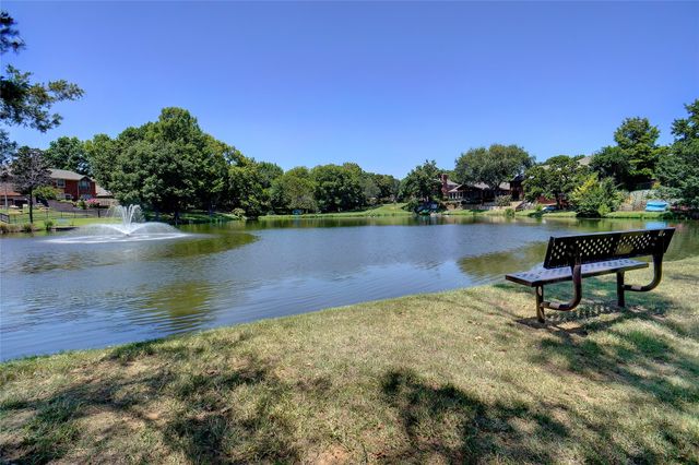 2709 Indian Oak Drive, Grapevine, TX 76051