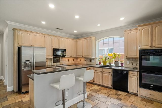 2709 Indian Oak Drive, Grapevine, TX 76051