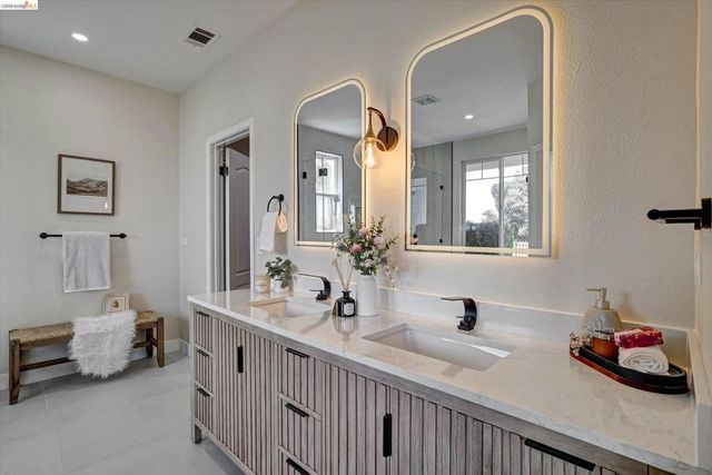 547 Lakeview Dr, Brentwood, CA 94513